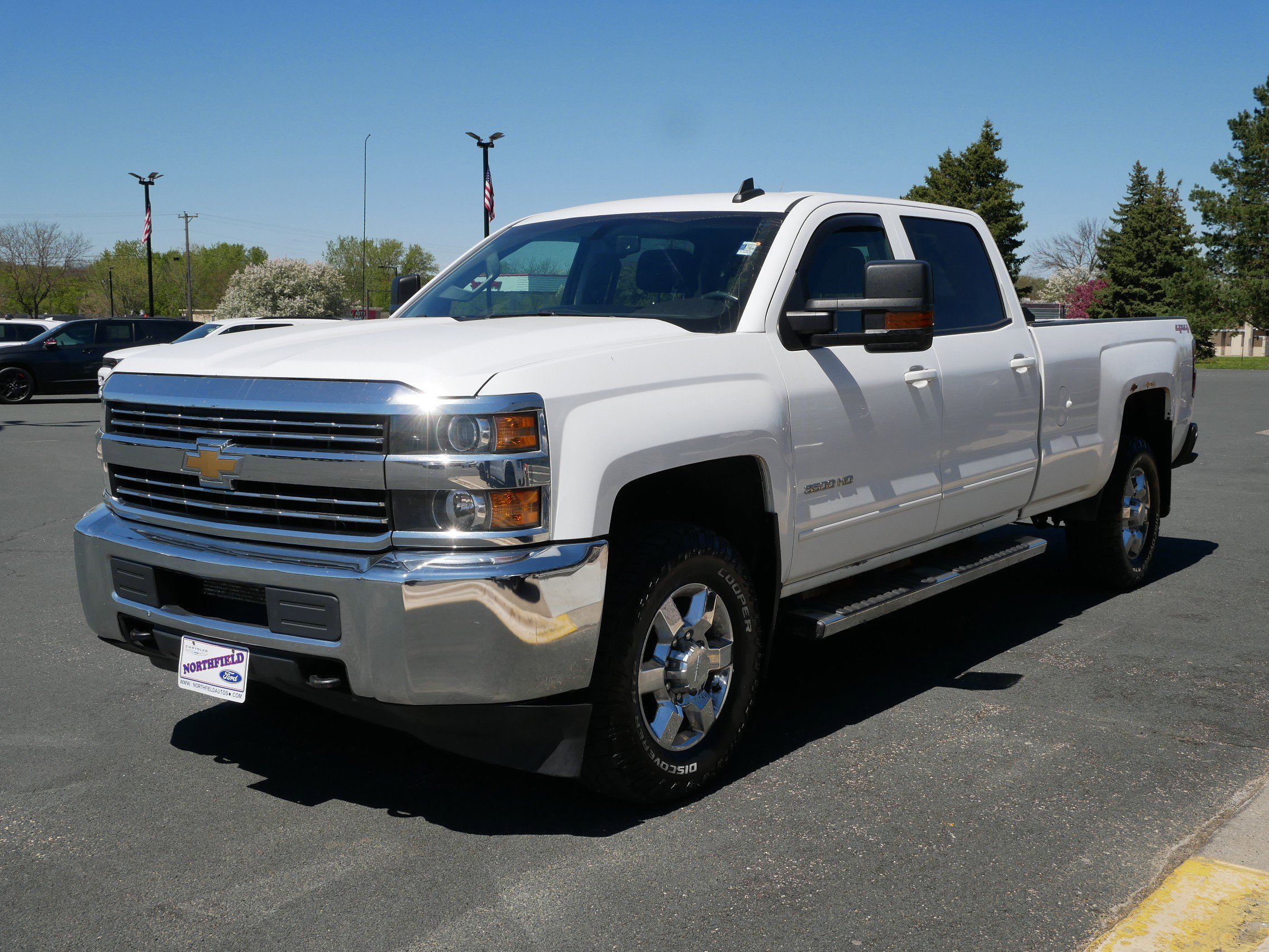 View vehicle photo 4