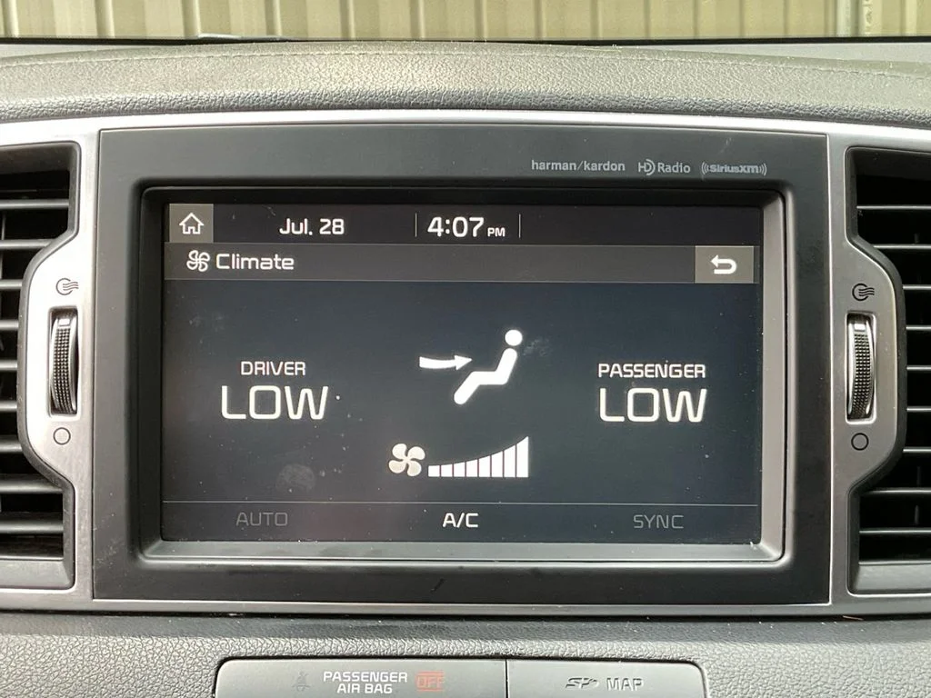 Used 2018 Red Kia EX image 24