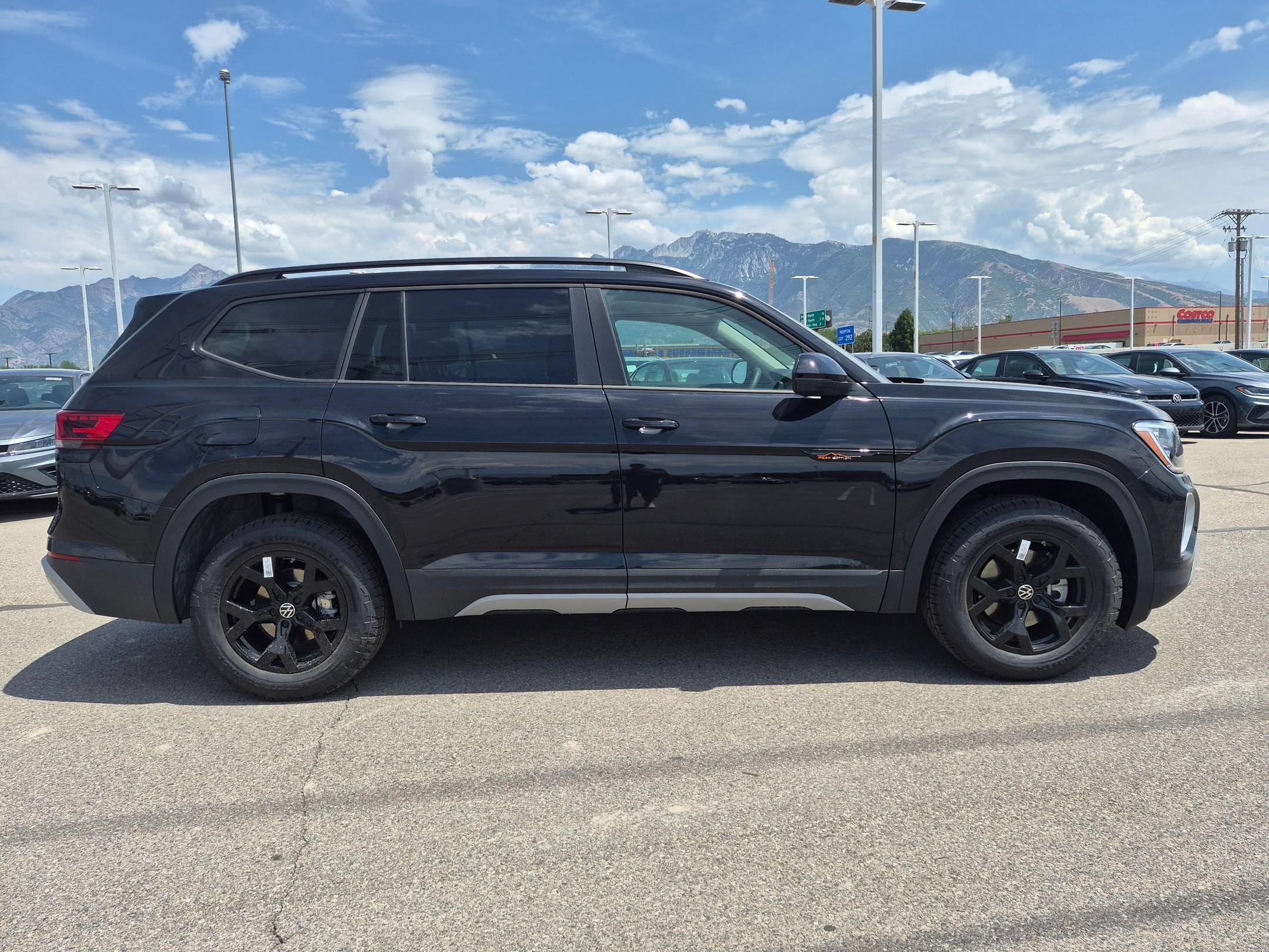 New 2026 Deep Black Pearl Volkswagen 2.0T Peak Edition image 2