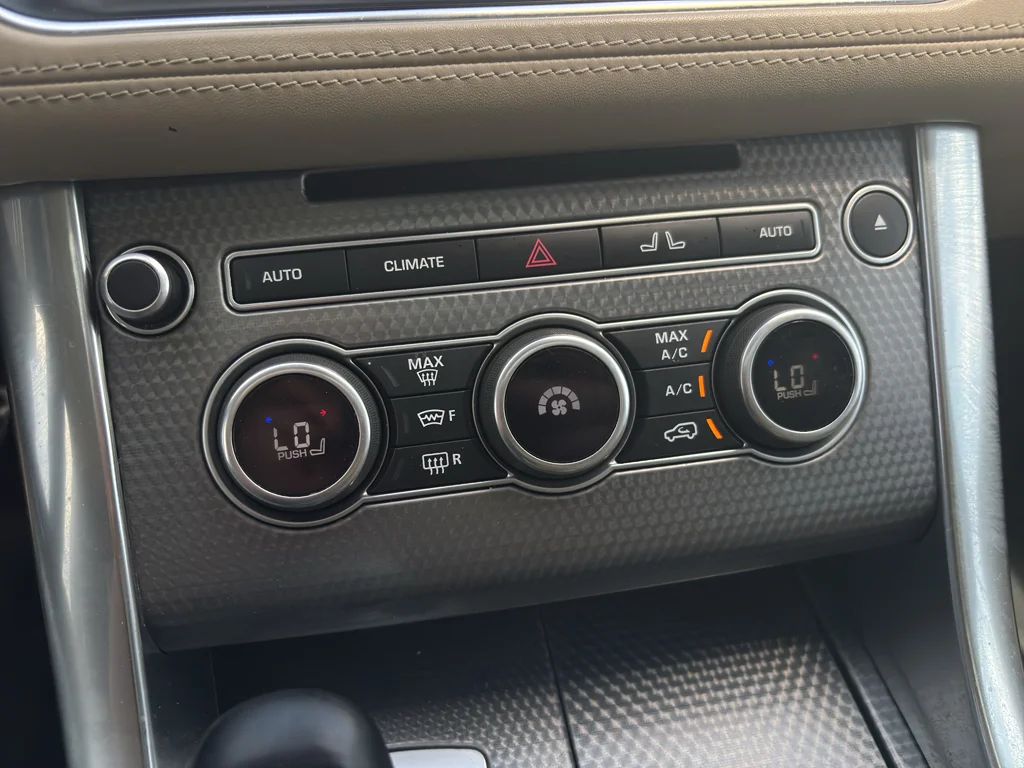 Used 2017 Silicon Silver Metallic Land Rover Autobiography image 20