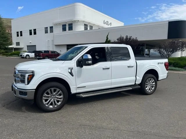 Used 2025 Oxford White Ford LARIAT image 2