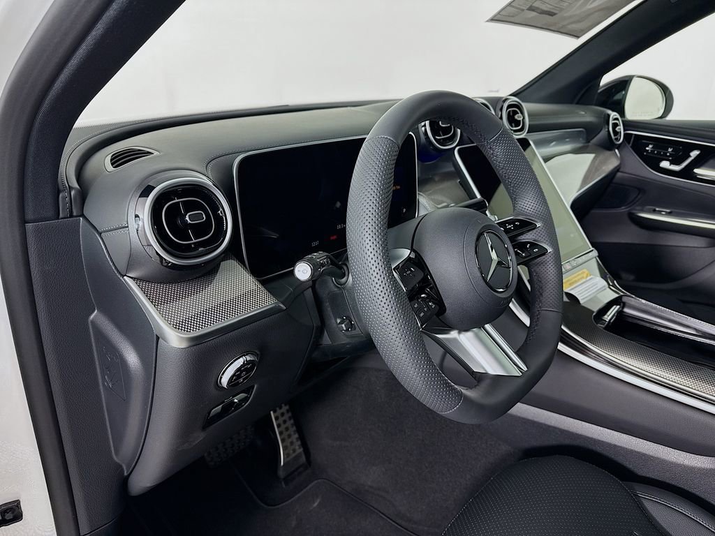 New 2026 Polar White Mercedes-Benz GLC 300 image 37