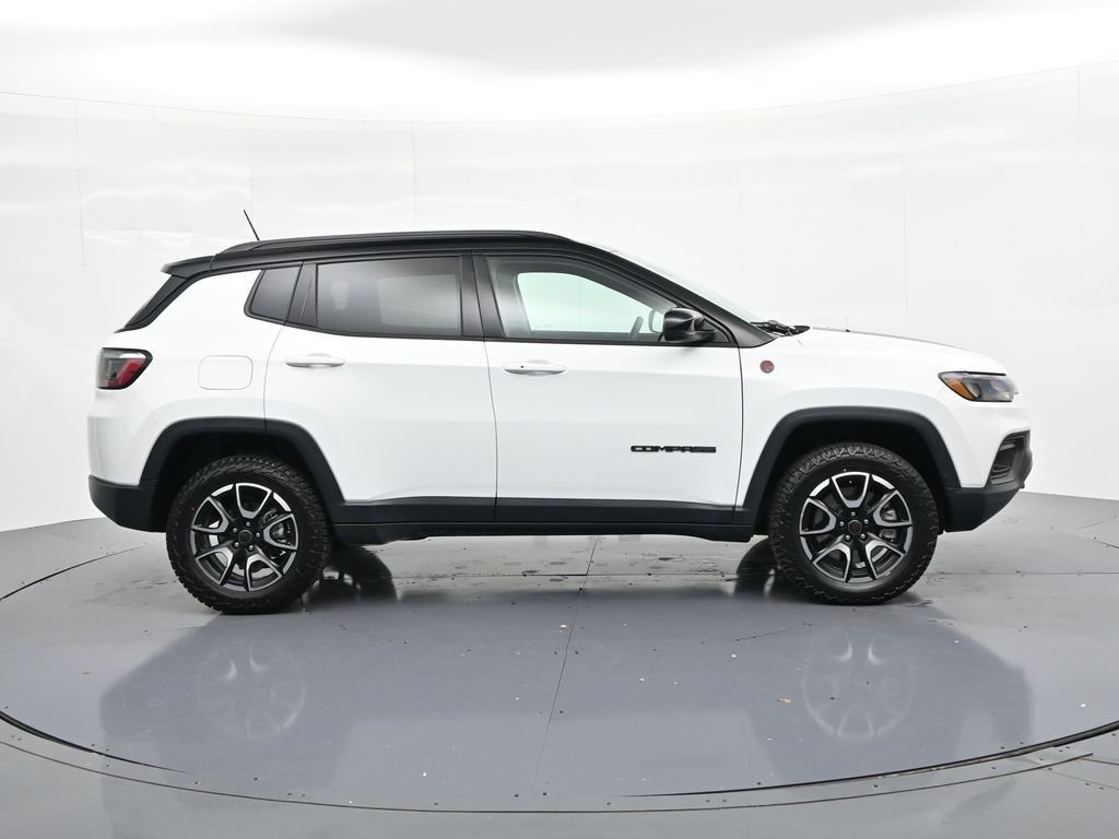2025 Jeep Compass Trailhawk - Photo 4