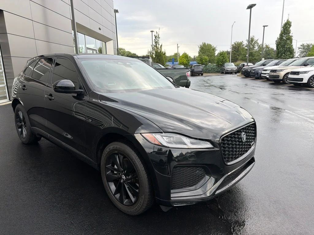 Used 2024 Santorini Black Metallic Jaguar P250 R-Dynamic S image 7