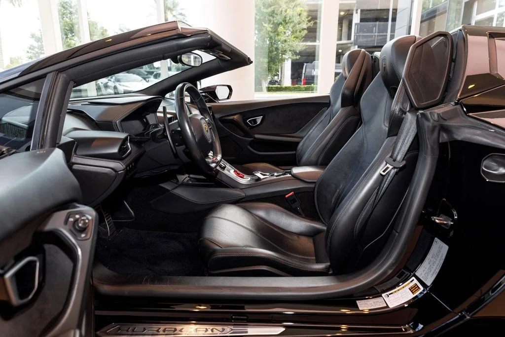 Used 2016 Black Lamborghini LP610-4S image 17