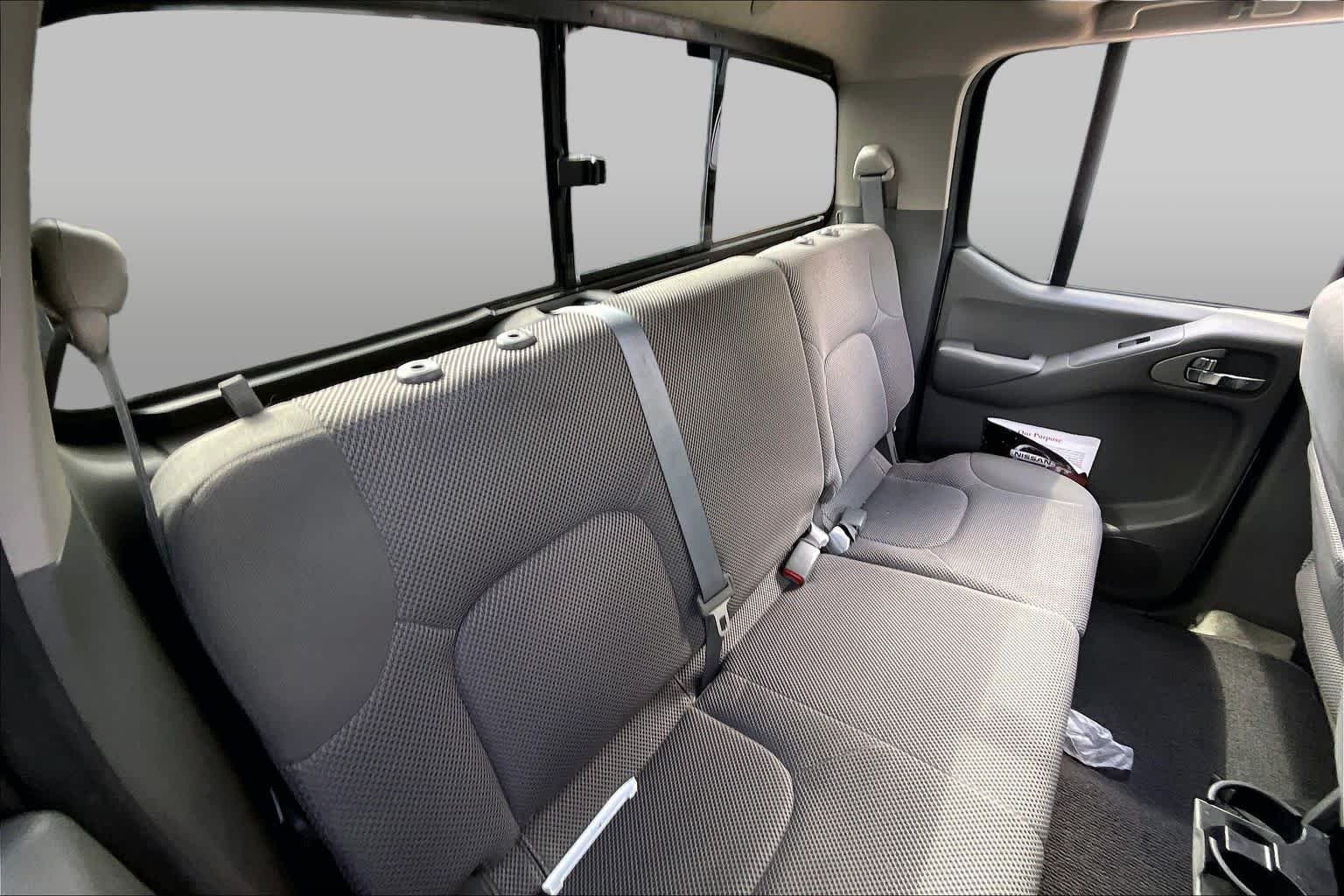 Used 2016 Glacier White Nissan SV image 20