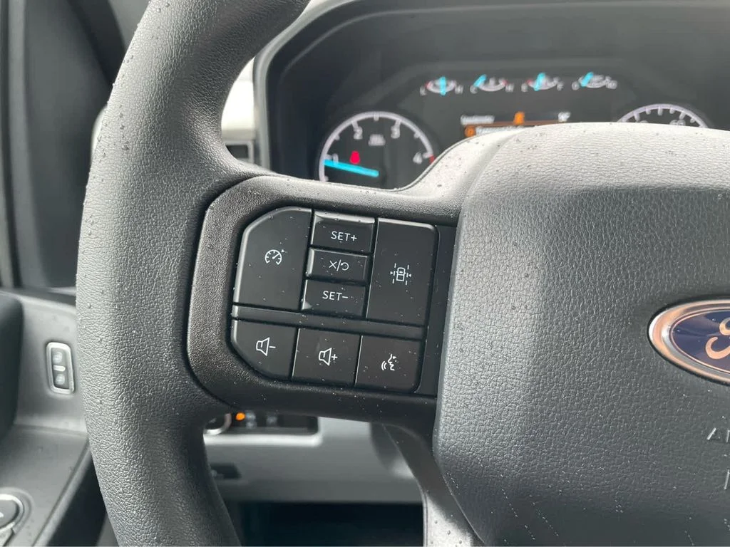 2025 Ford F-550 Super Duty Chassis Cab XL - Photo 15