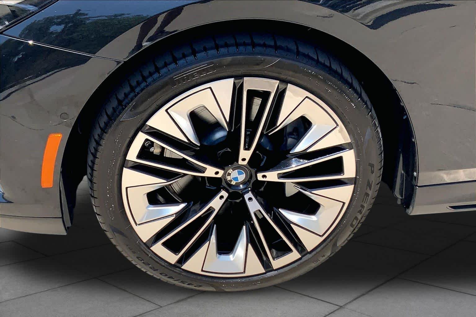 Used 2024 Black Sapphire Metallic BMW 530i image 11
