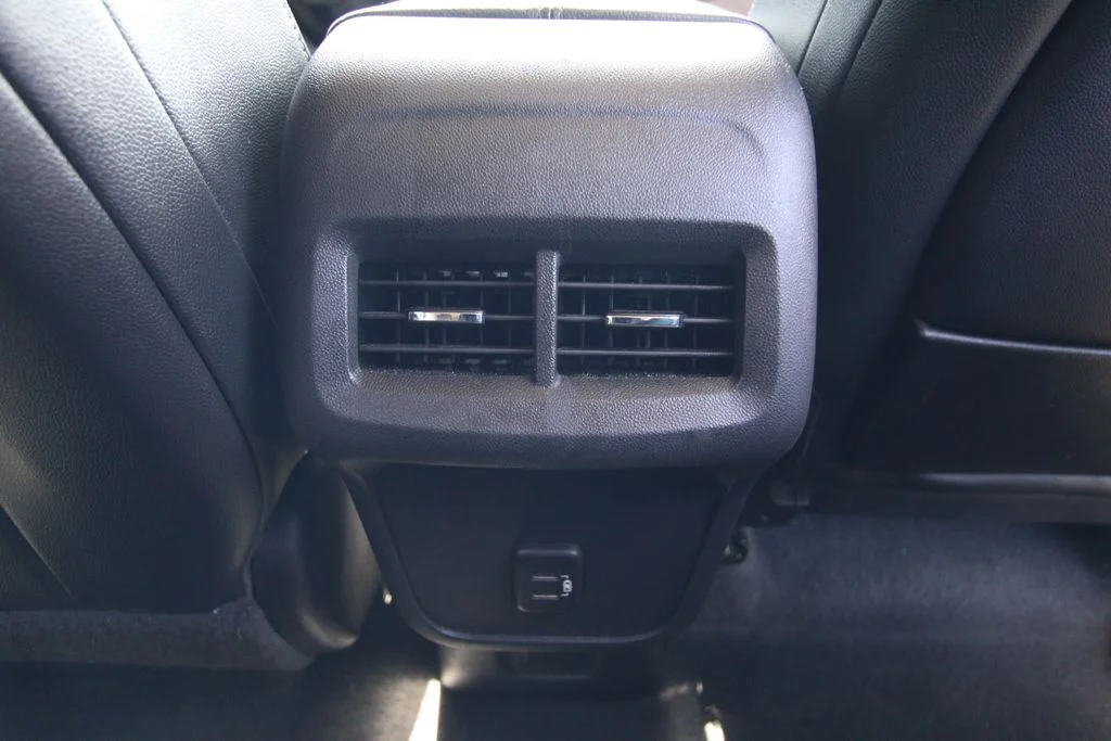 Used 2024 White GMC SLT image 33