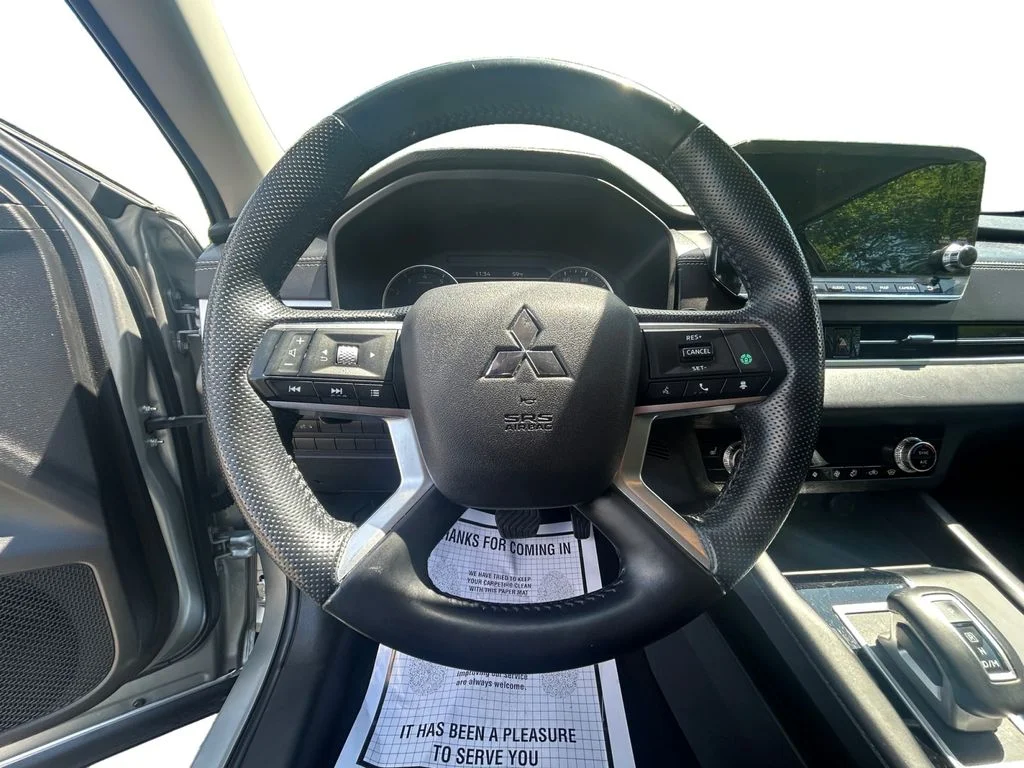 Used 2022 Alloy Silver Mitsubishi  image 13
