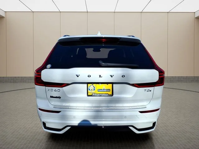 New 2026 Crystal White Volvo T8 Ultra image 8