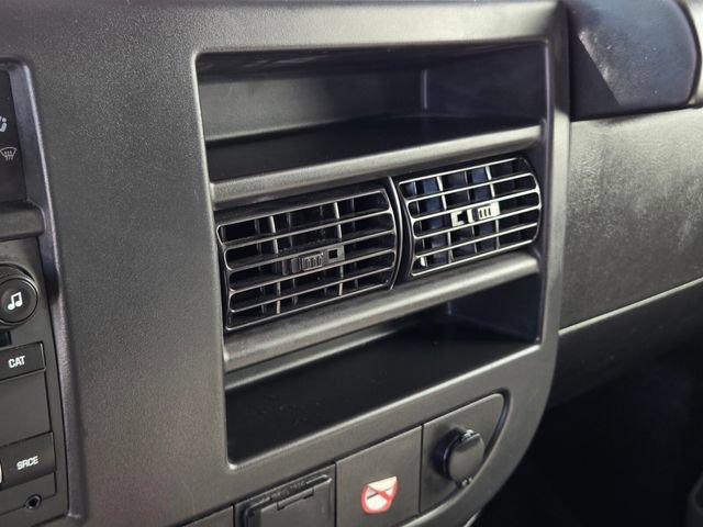 2025 Chevrolet Express Passenger LT - Photo 21