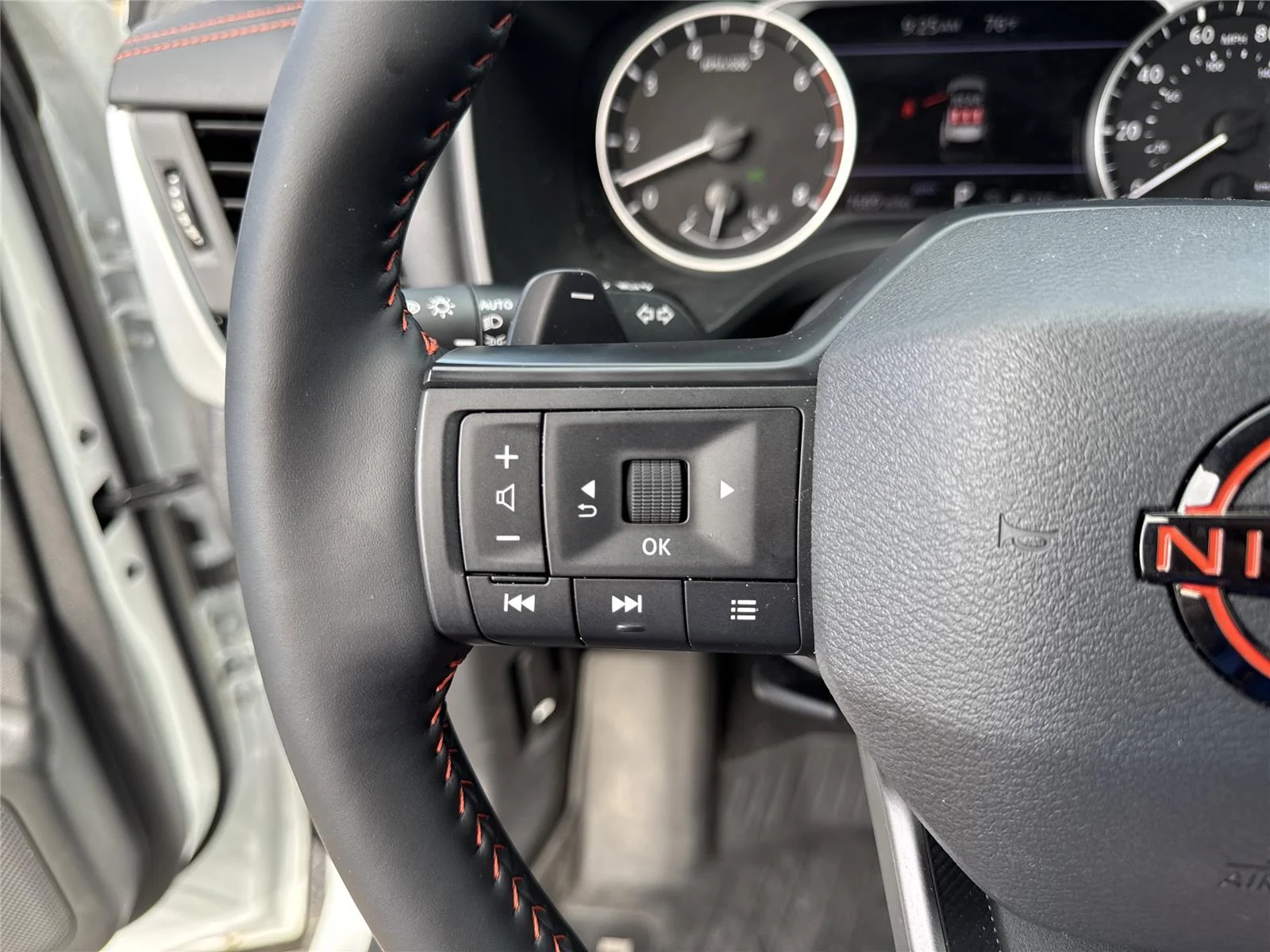 Used 2025 Everest White Pearl Nissan Rock Creek image 20