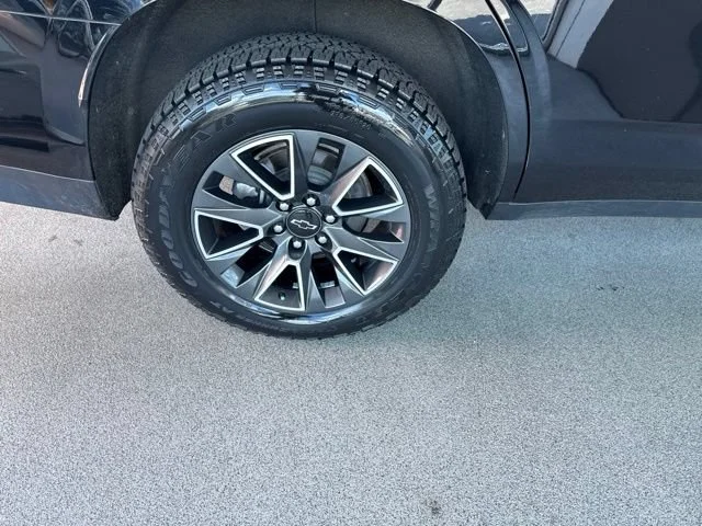 Used 2022 BLACK Chevrolet Z71 image 7