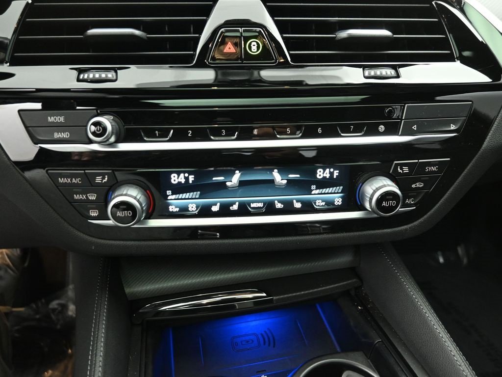 2022 BMW M5 - Image 13