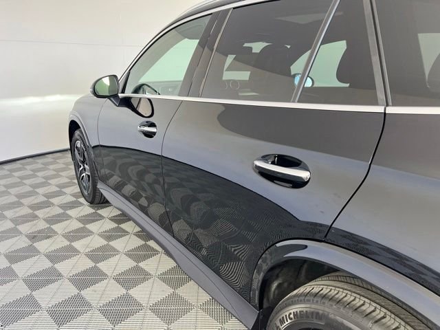 New 2026 Black Mercedes-Benz GLC 300 image 10