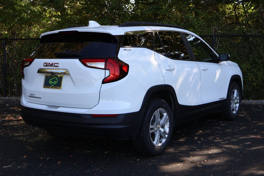 2023 GMC Terrain SLE - Photo 10