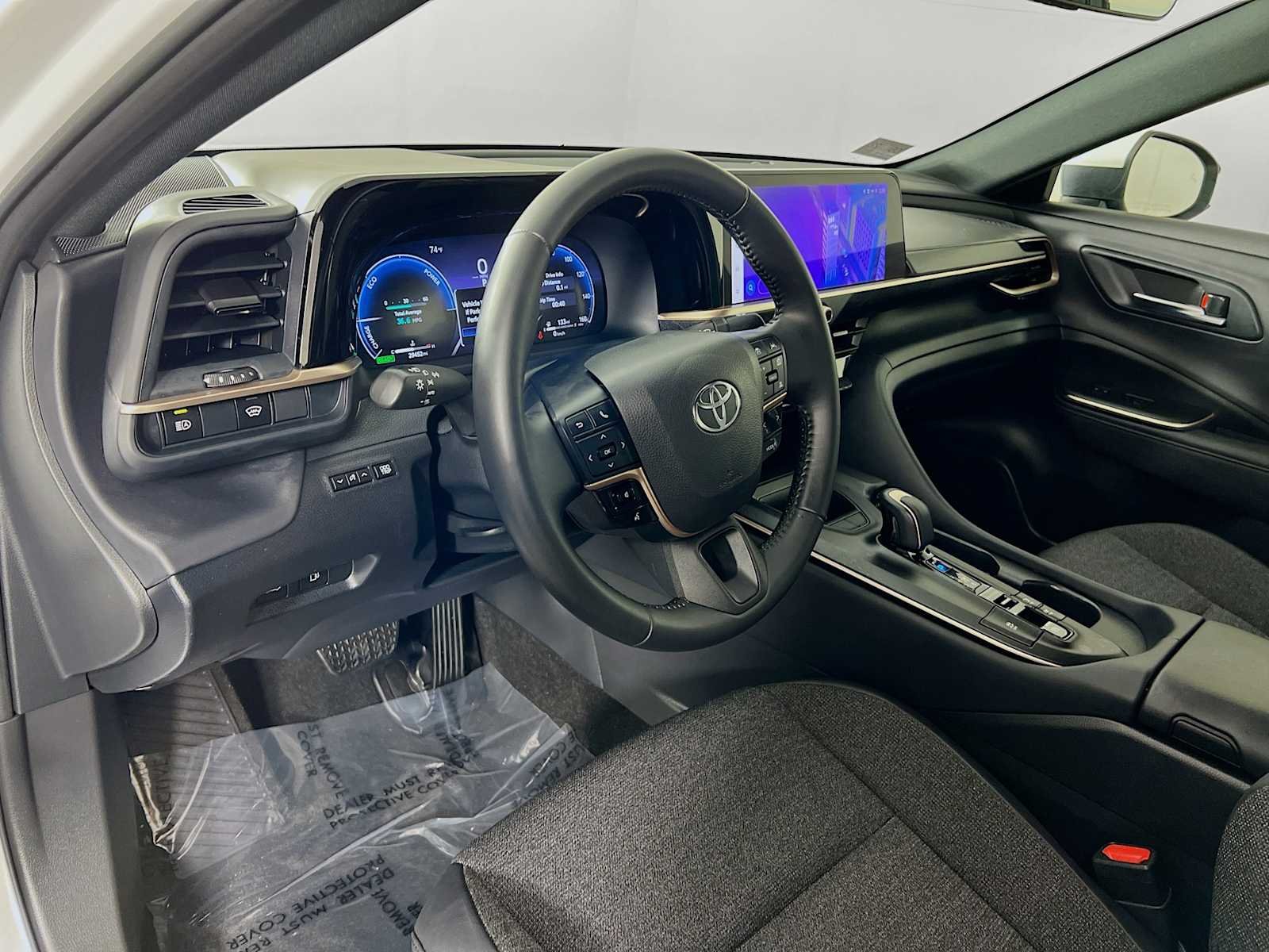 Used 2023 Oxygen White Toyota XLE image 9