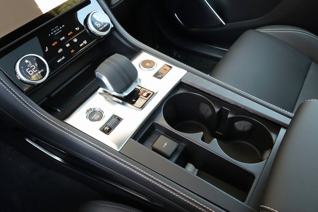 2026 JAGUAR F-PACE - Image 32