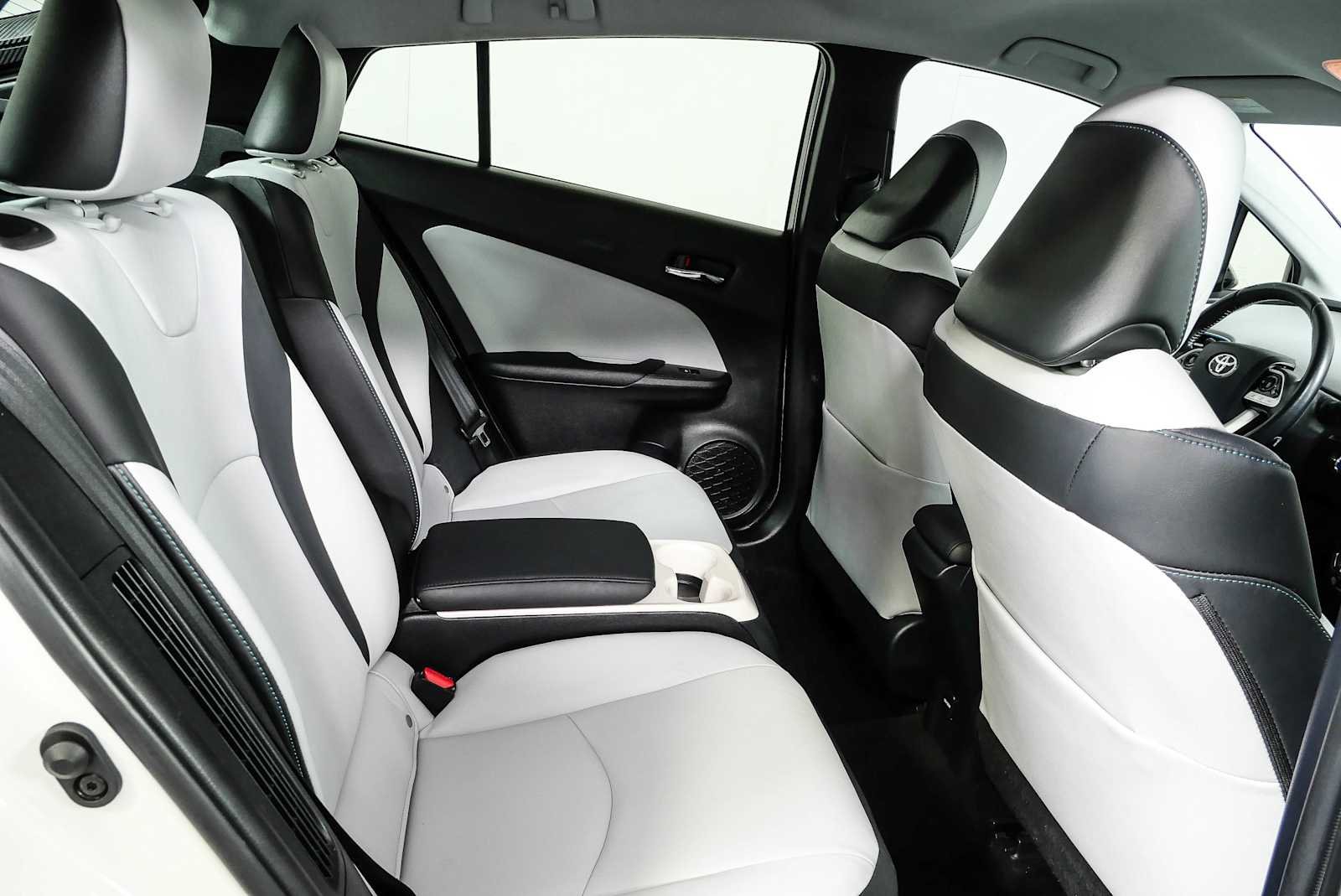 Used 2017 Blizzard Pearl Toyota Advanced image 18