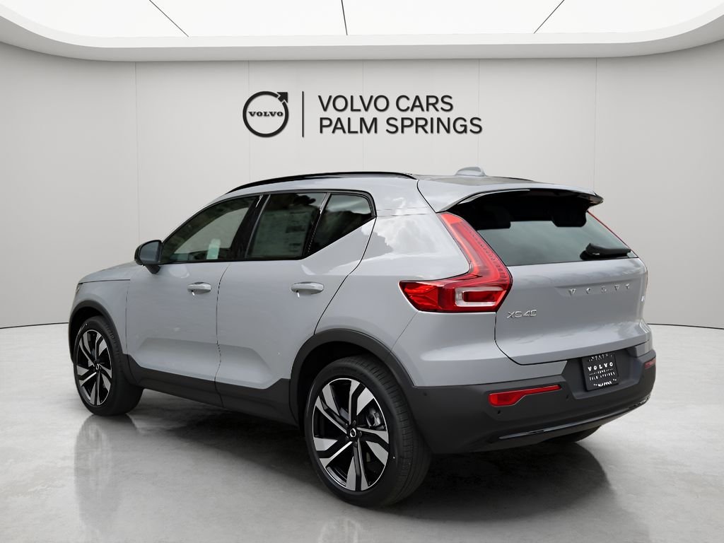 2025 Volvo XC40 Plus - Photo 7