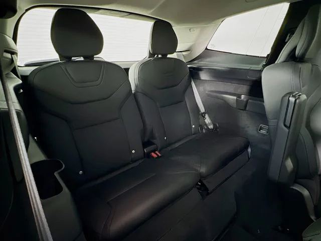 2025 Volvo EX90 Ultra - Photo 18