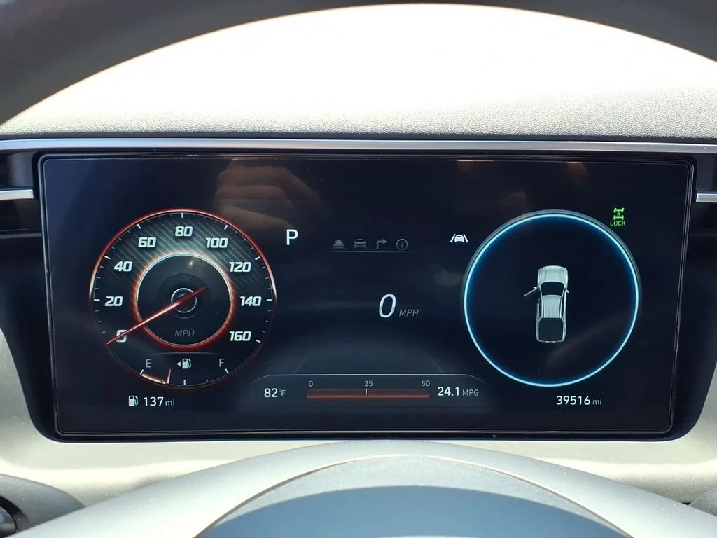Used 2024 White Hyundai SEL image 26