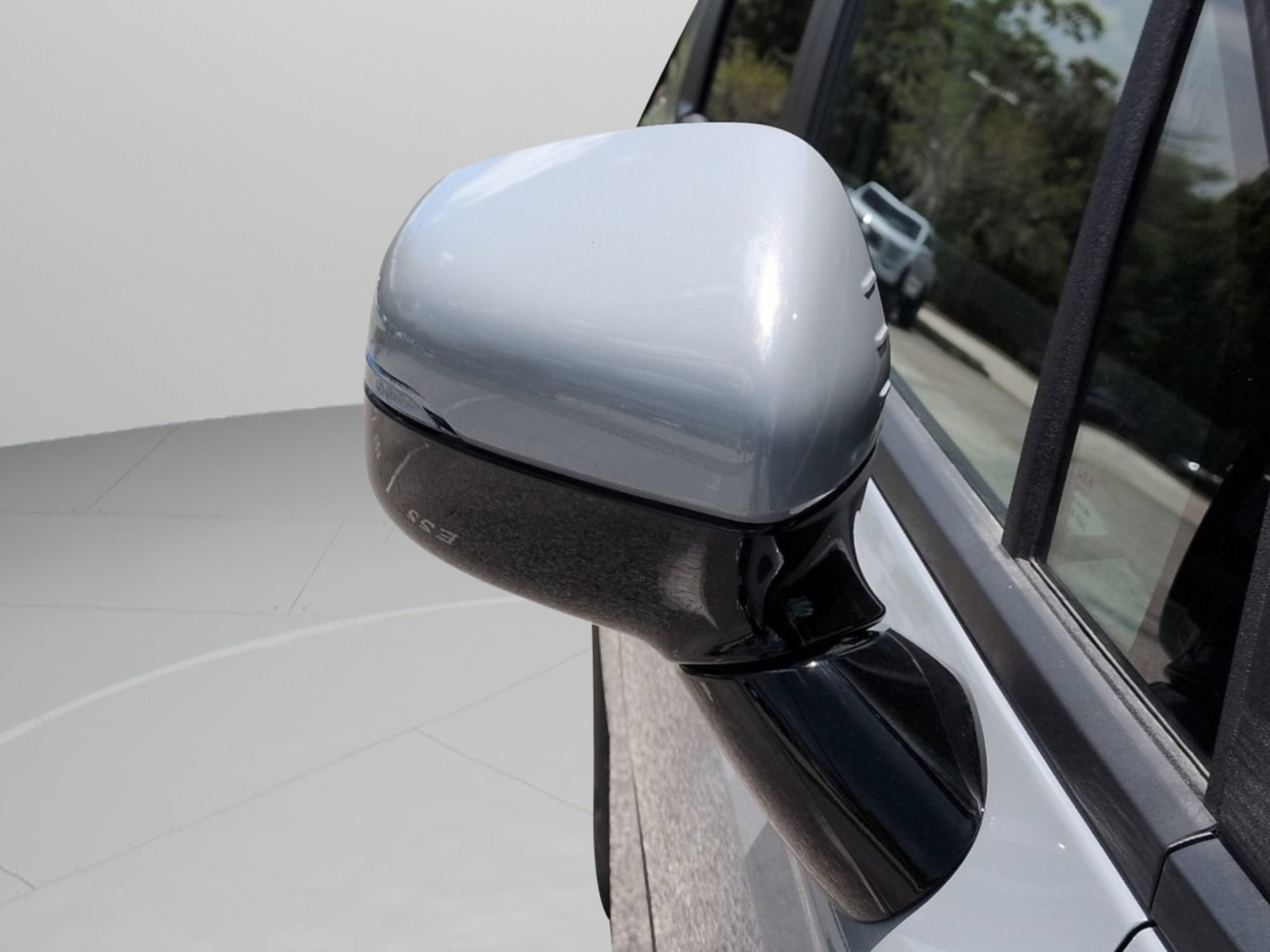 New 2027 Ceramic Silver Kia LXS image 12