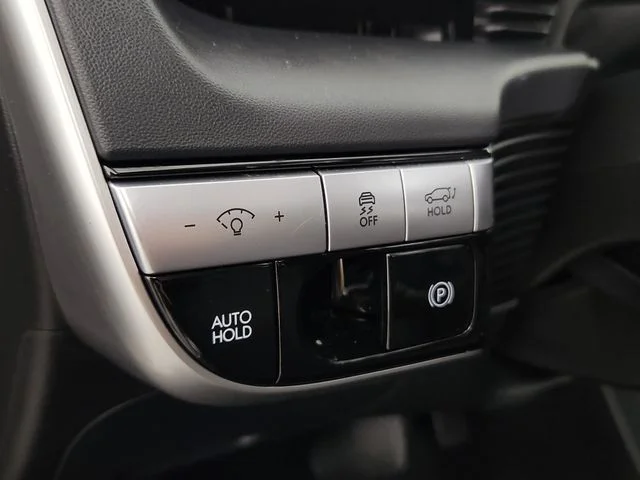 Used 2024 Gold Hyundai SEL image 21