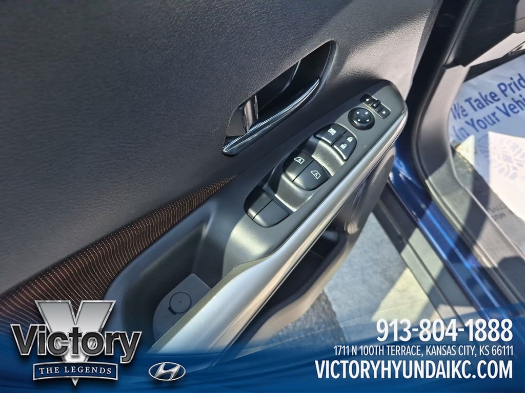 Used 2019 Blue Nissan SR image 11