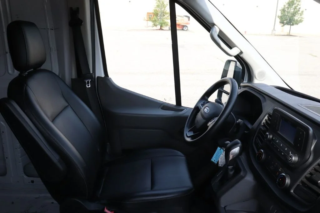 Used 2022 Oxford White Ford Base image 11