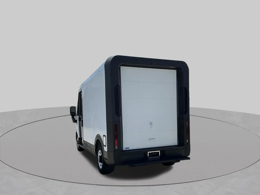 Used 2024 White BrightDrop 400 image 5