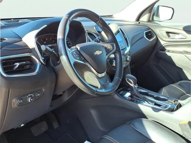Used 2022 Silver Ice Metallic Chevrolet Premier image 6