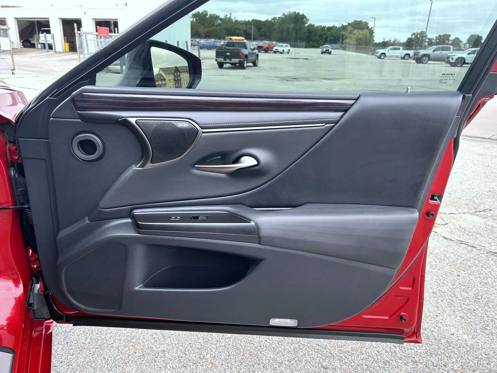 Used 2019 Red Lexus 350 Luxury image 14