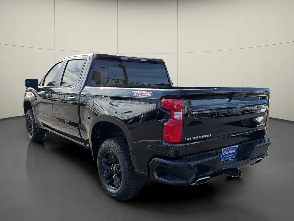 Used 2019 BLACK Chevrolet Custom Trail Boss image 5
