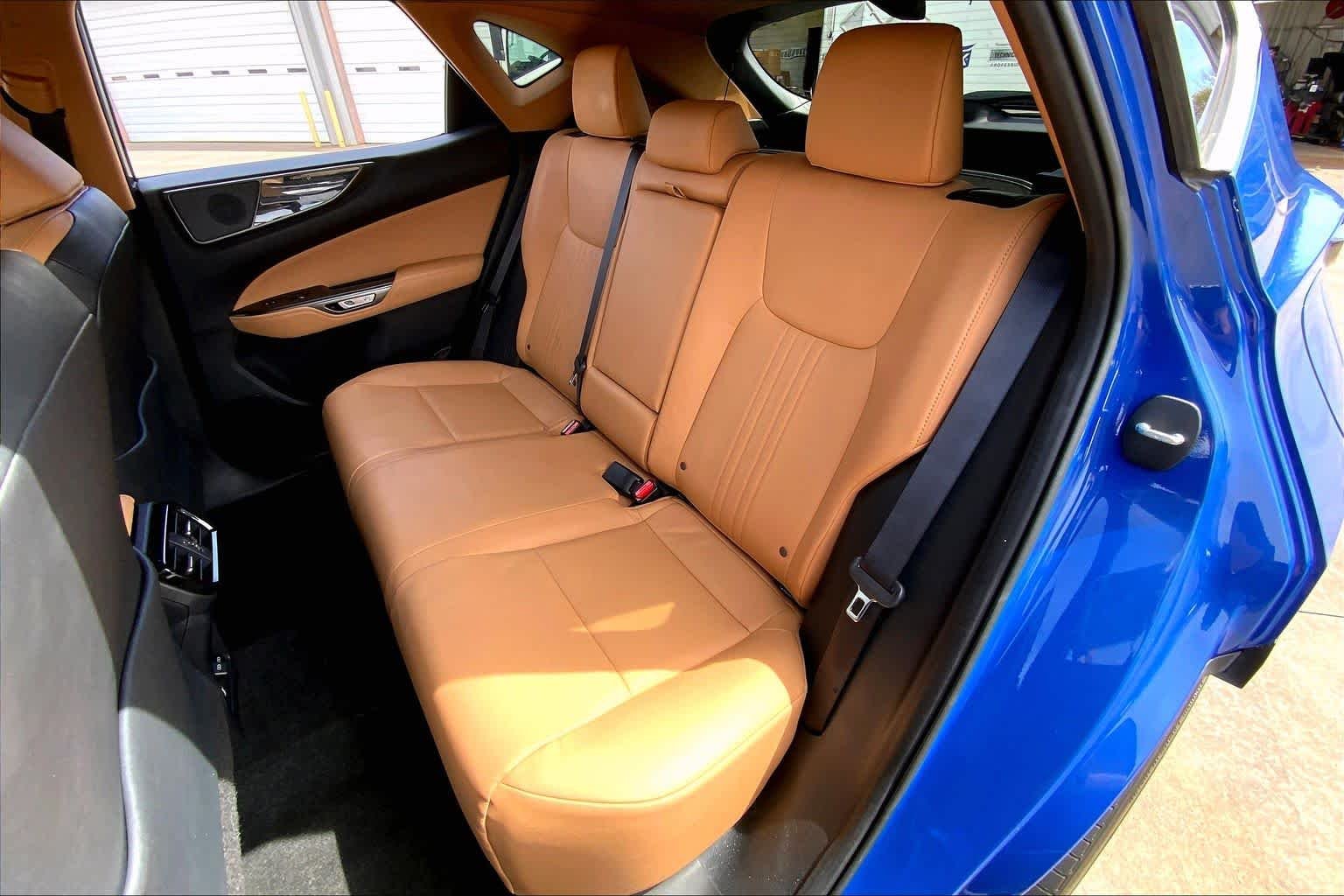 Used 2022 GRECIAN WATER Lexus Premium image 30