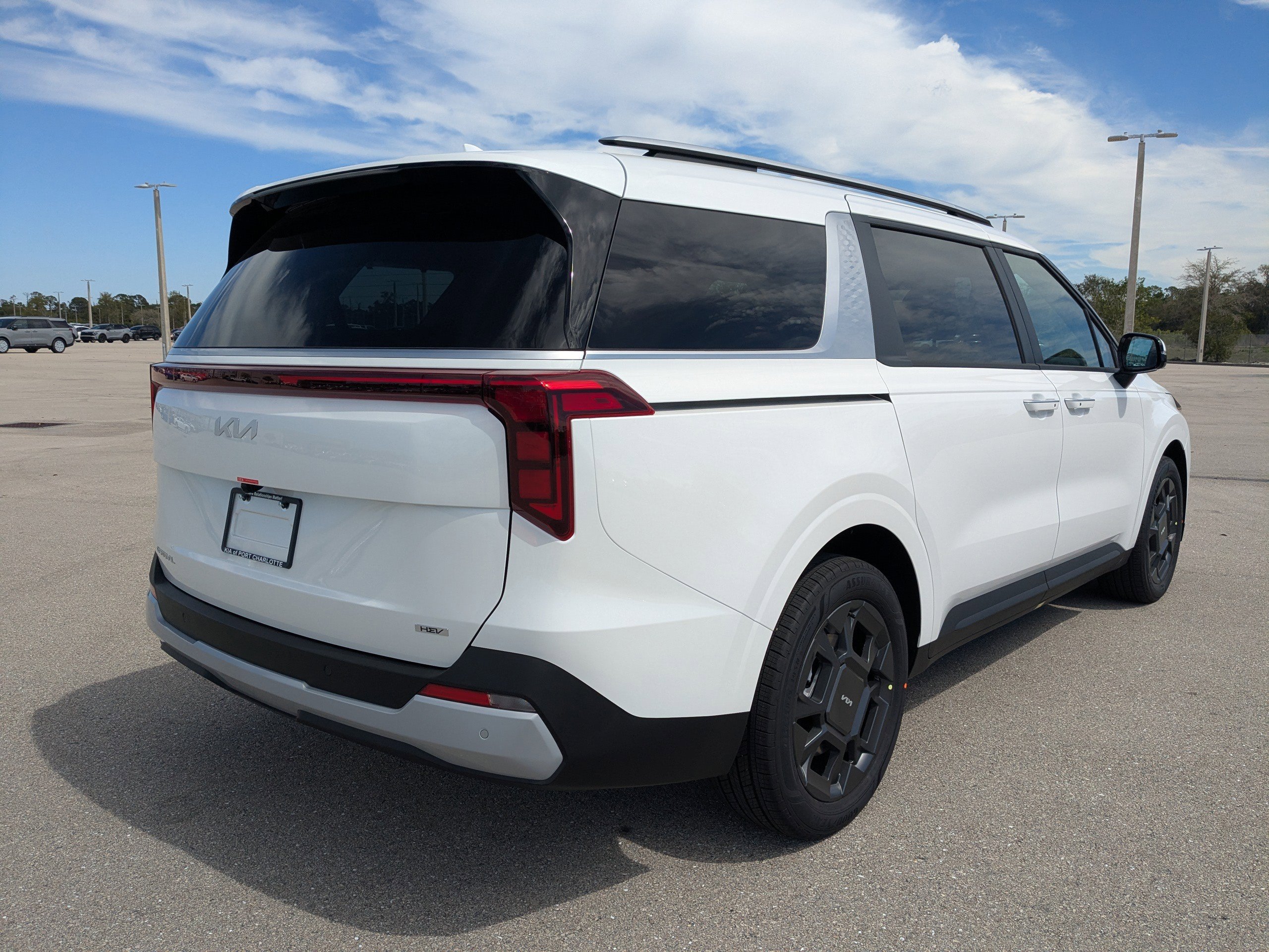 New 2026 Snow White Pearl Kia EX image 5