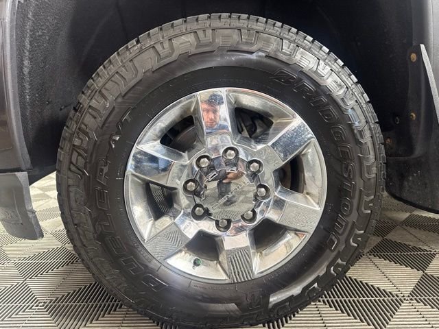 Used 2016 Silver GMC Denali image 10