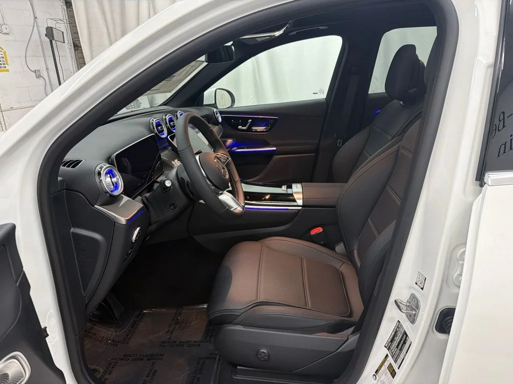 New 2027 White Mercedes-Benz GLC 300 image 54