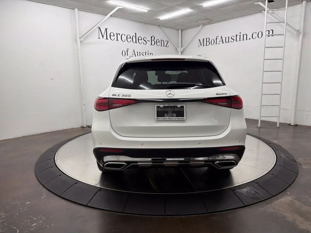 New 2027 White Mercedes-Benz GLC 300 image 6