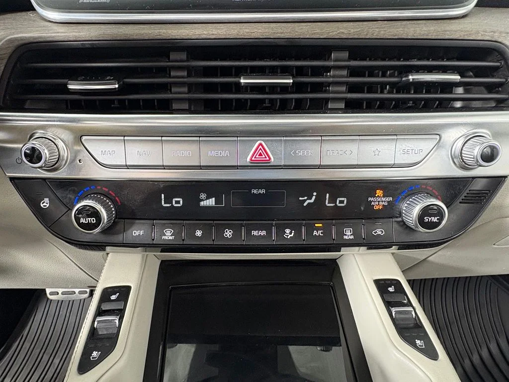 Used 2020 Snow White Pearl Kia SX image 25