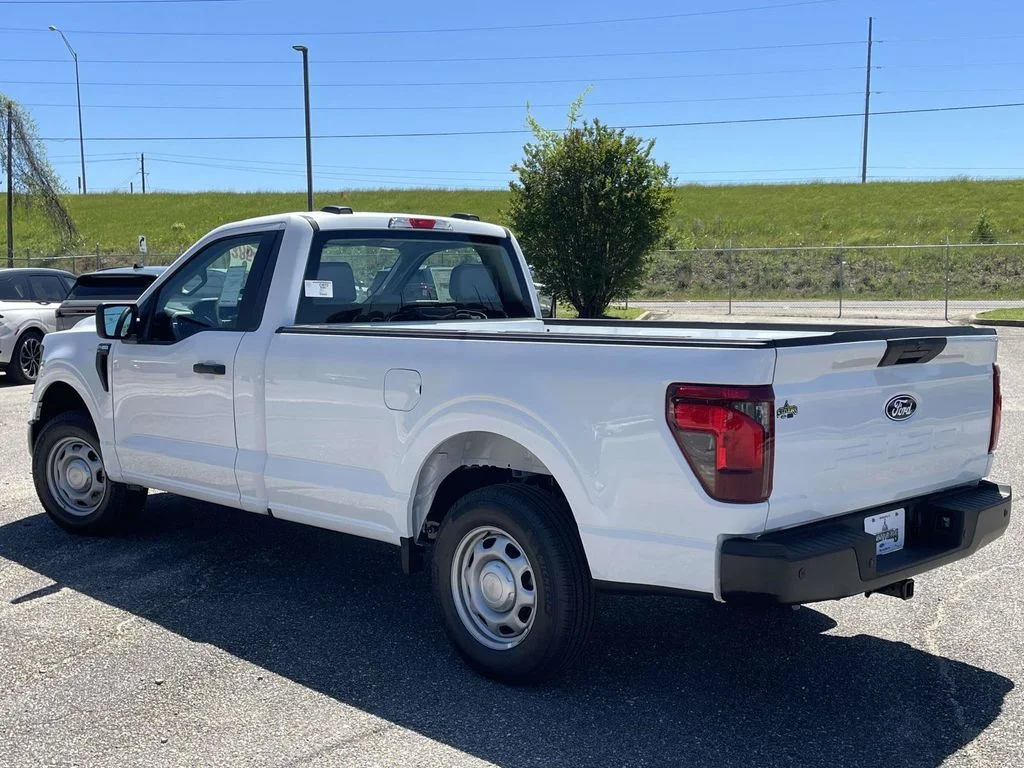 New 2026 Oxford White Ford XL image 5