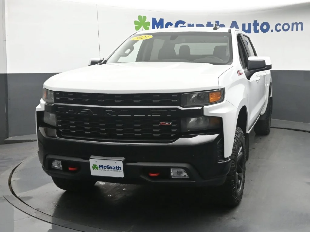 Used 2021 White Chevrolet Custom Trail Boss image 19