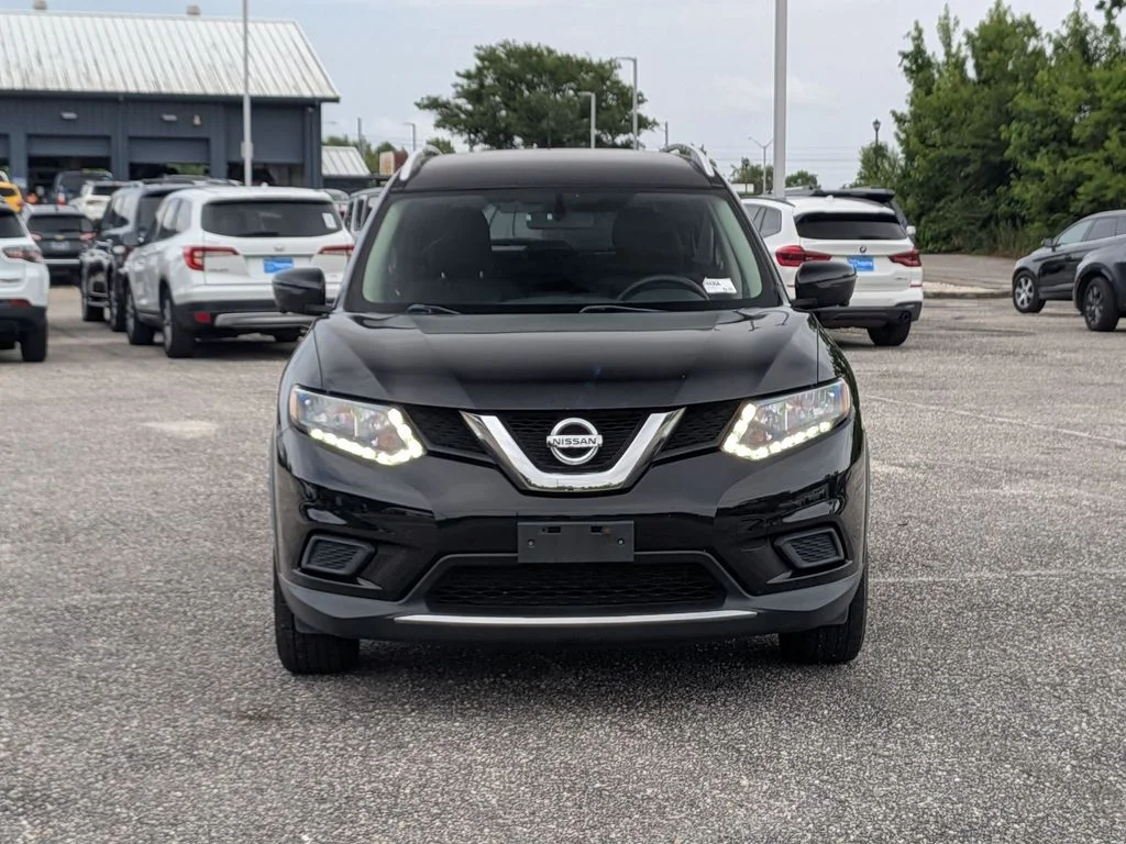 Used 2016 Black Nissan SV image 8