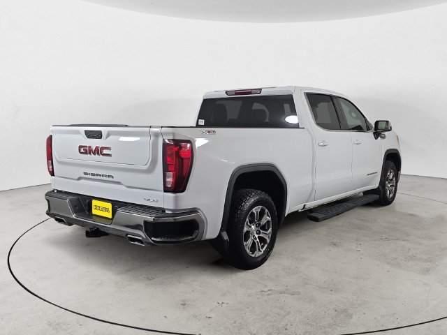 Used 2021 SUMMIT WHITE GMC SLE image 4