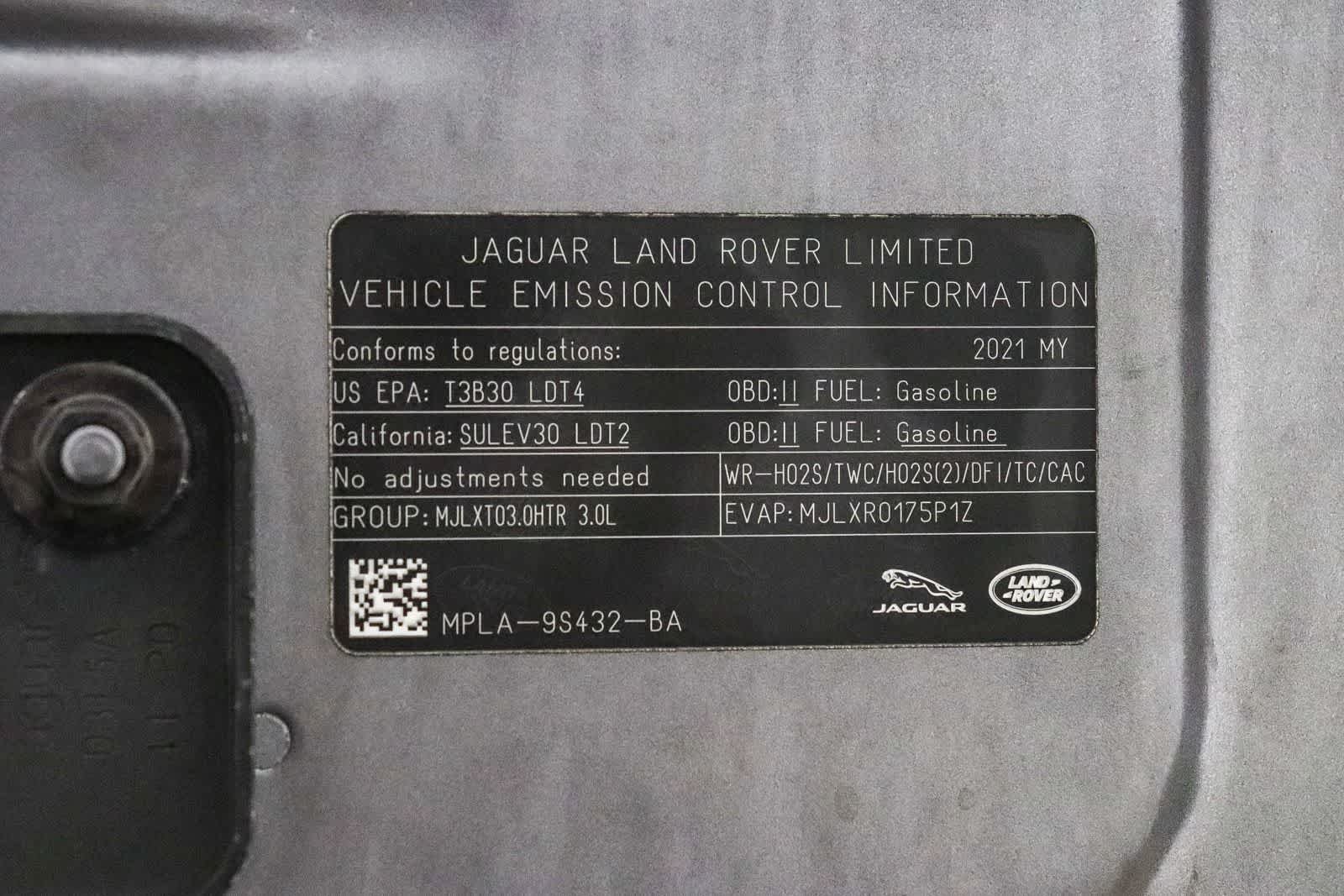 Used 2021 Black Land Rover X-Dynamic HSE image 29