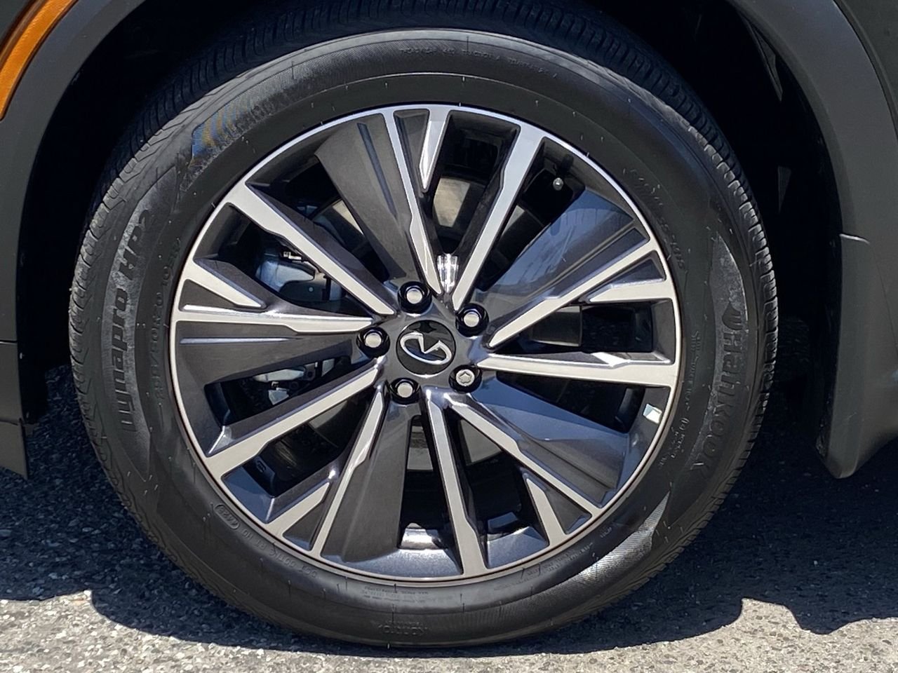 Certified Used 2026 Mineral Black INFINITI LUXE image 8