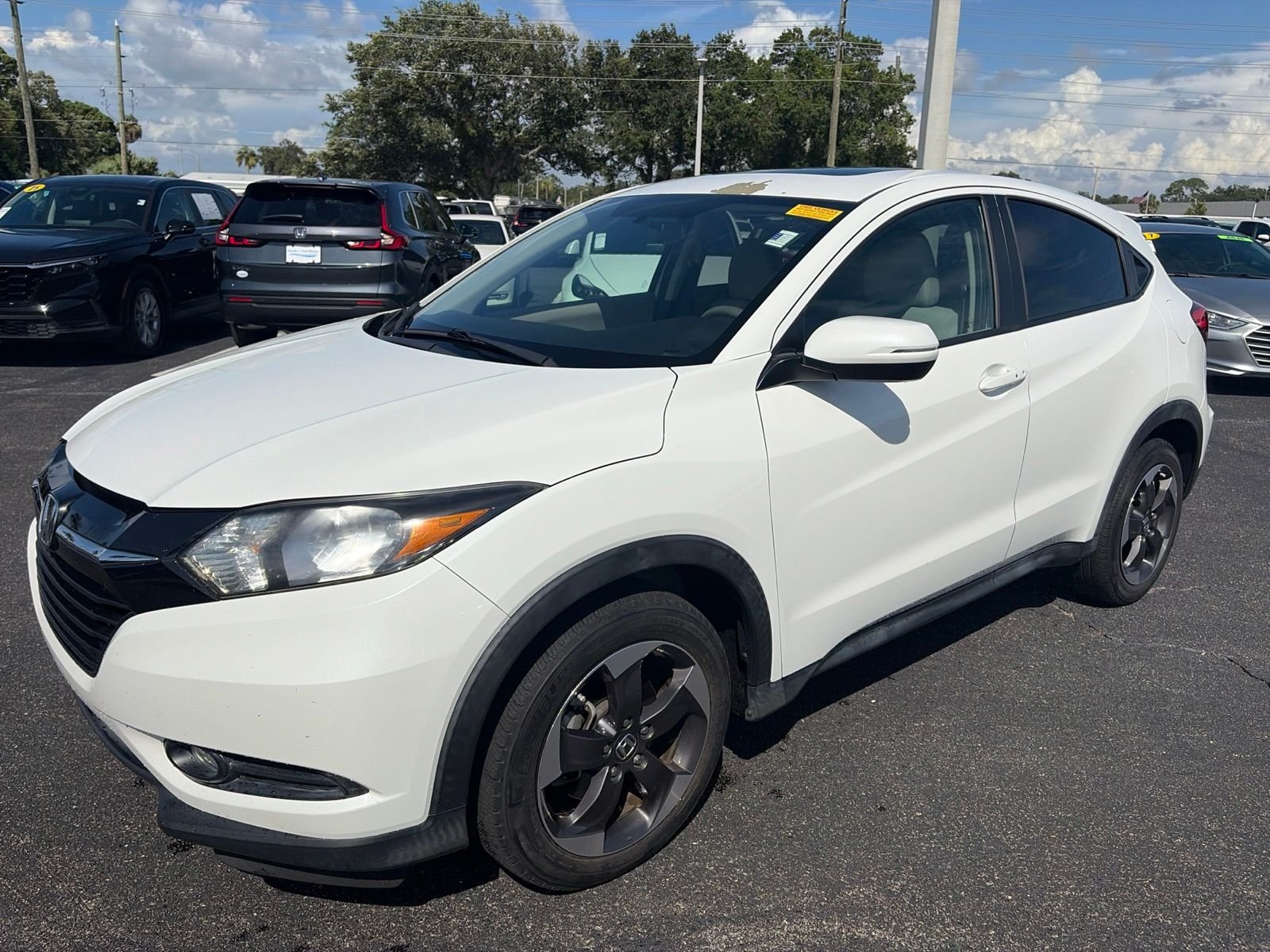Used 2018 White Honda EX image 3