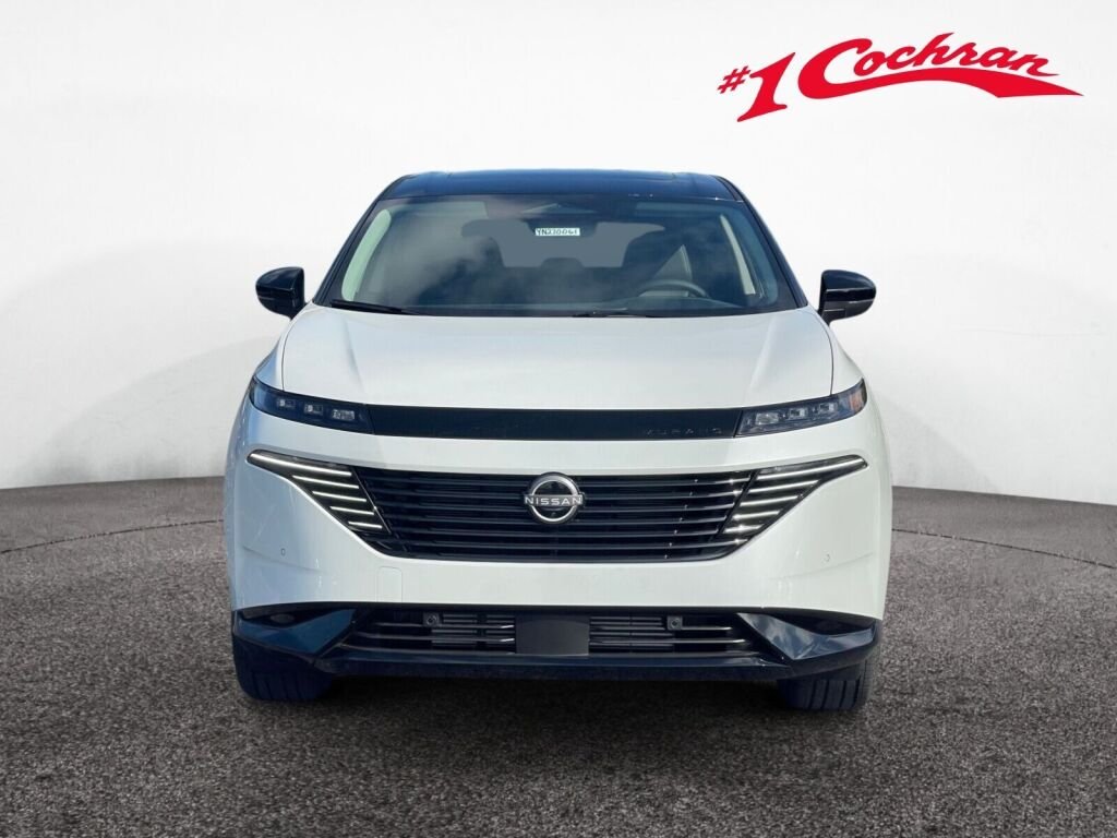 New 2027 Everest White Pearl Tricoat/Super Black Nissan Platinum image 2