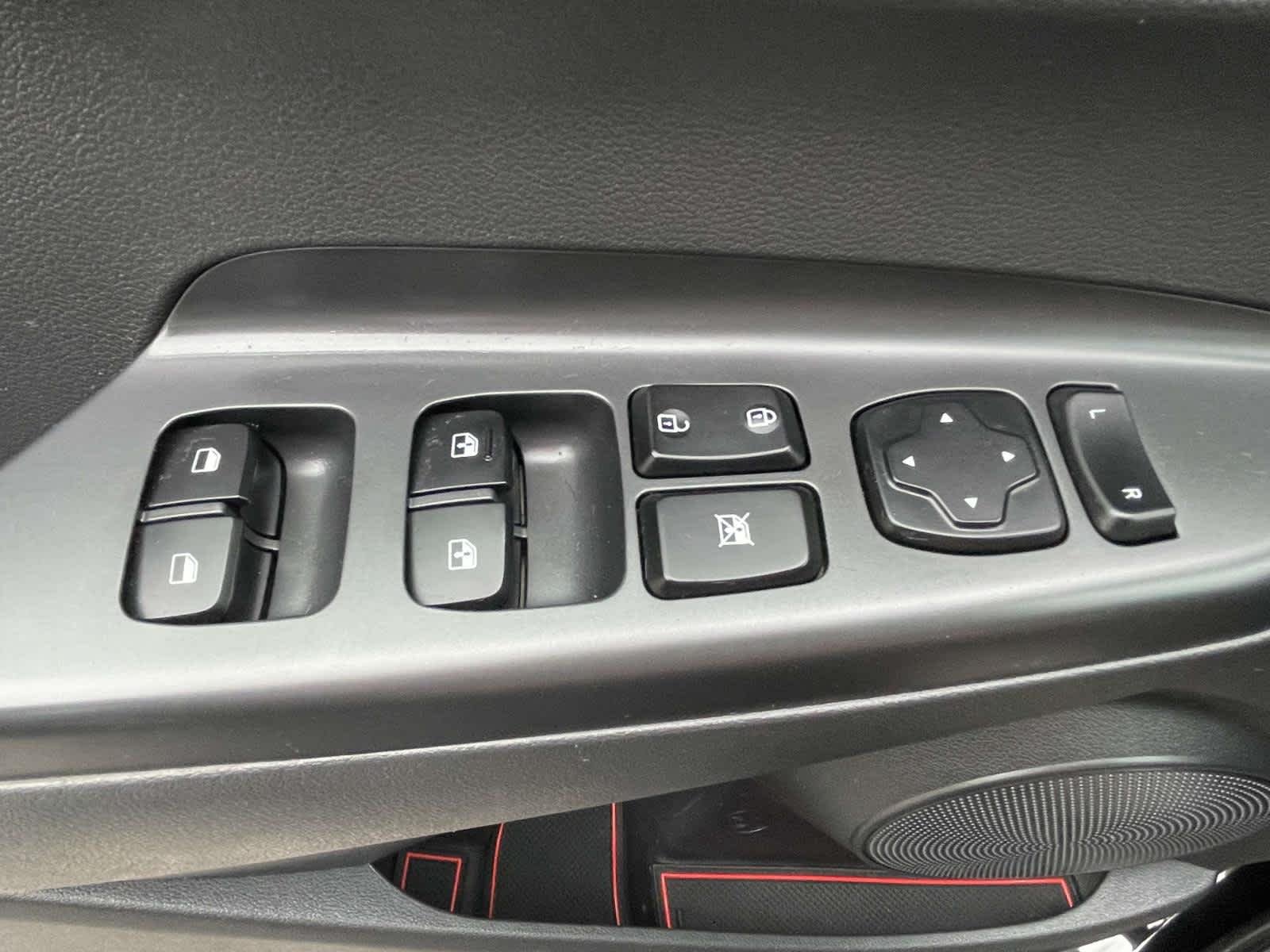 Used 2018 Ultra Black Hyundai SEL image 34